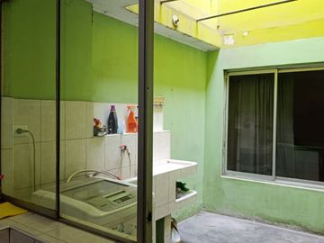 VENTA DE CASA CHACLACAYO 3 DEPARTAMENTOS ALFONSO COBIAN COCHERAS 200M2 $155,000