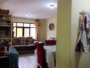 VENTA DE CASA CHACLACAYO 3 DEPARTAMENTOS ALFONSO COBIAN COCHERAS 200M2 $155,000