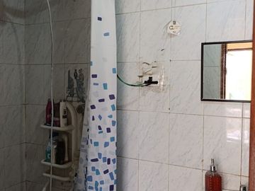 VENTA DE CASA CHACLACAYO 3 DEPARTAMENTOS ALFONSO COBIAN COCHERAS 200M2 $155,000