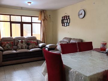 VENTA DE CASA CHACLACAYO 3 DEPARTAMENTOS ALFONSO COBIAN COCHERAS 200M2 $155,000