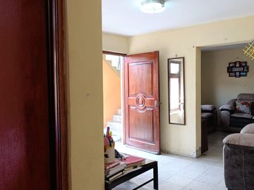 VENTA DE CASA CHACLACAYO 3 DEPARTAMENTOS ALFONSO COBIAN COCHERAS 200M2 $155,000