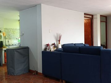 VENTA DE CASA CHACLACAYO 3 DEPARTAMENTOS ALFONSO COBIAN COCHERAS 200M2 $155,000
