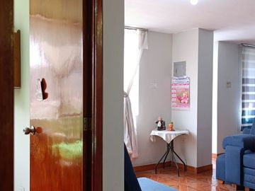 VENTA DE CASA CHACLACAYO 3 DEPARTAMENTOS ALFONSO COBIAN COCHERAS 200M2 $155,000