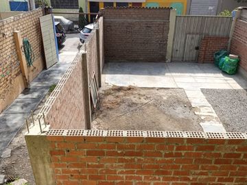 VENTA DE CASA CHACLACAYO 3 DEPARTAMENTOS ALFONSO COBIAN COCHERAS 200M2 $155,000