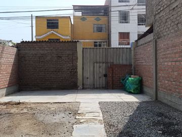 VENTA DE CASA CHACLACAYO 3 DEPARTAMENTOS ALFONSO COBIAN COCHERAS 200M2 $155,000