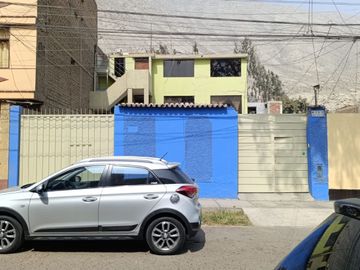 VENTA DE CASA CHACLACAYO 3 DEPARTAMENTOS ALFONSO COBIAN COCHERAS 200M2 $155,000