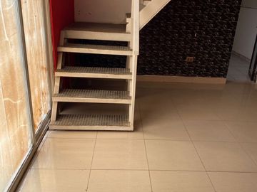 VENDE CASA EXCELENTE VALOR PARA INVERTIR