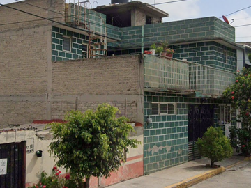 Venta de casa en San Juan Ixtacala, Atizapán !Adquiérela a buen costo!