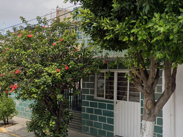 Venta de casa en San Juan Ixtacala, Atizapán !Adquiérela a buen costo!