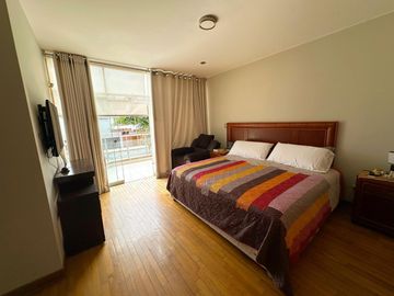 VENTA DE CASA EN URB. LAS MAGNOLIAS SURCO