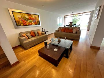 VENTA DE CASA EN URB. LAS MAGNOLIAS SURCO