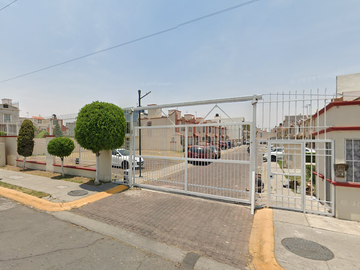 CASA EN VENTA EN COLONIA LAS AMERICAS, ECATEPEC, PRIOVADA ISLA DEL REY