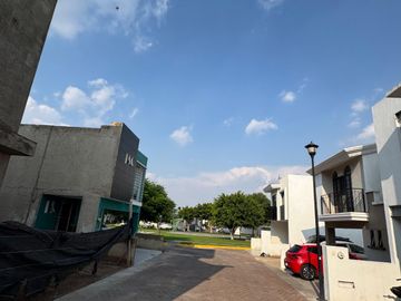 CASA DÚPLEX EN VENTA EN RINCONADAS DEL VALLE, ZAPOPAN