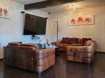 Linda casa ideal para tu Familia, c/depto indep en P.B. Excelente ubicación