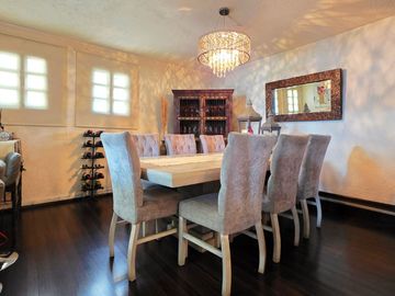 Linda casa ideal para tu Familia, c/depto indep en P.B. Excelente ubicación