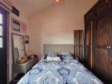 Linda casa ideal para tu Familia, c/depto indep en P.B. Excelente ubicación