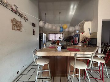 CAMPANARIO OPORTUNIDAD CASA EN DESNIVELES CON ALBERCA ABAJO VALOR DE AVALUO