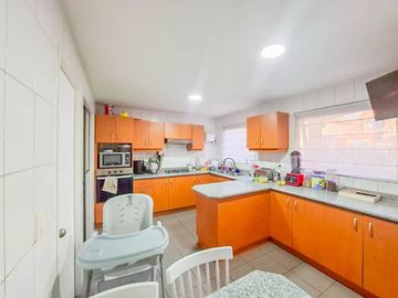 Hermosa casa 4D+3B en condominio muy seguro