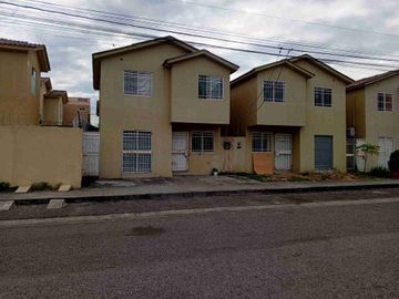 VENDO CASA URBANIZACIÓN VILLA BONITA