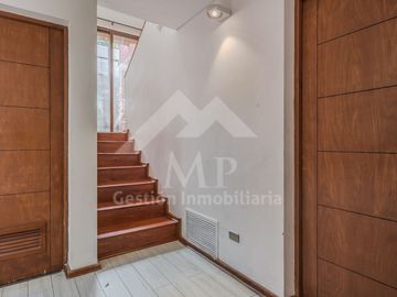 3 D, 3 B, Sala De Estar, Escritorio, Serv Completos. Jardín con piscina