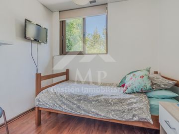3 D, 3 B, Sala De Estar, Escritorio, Serv Completos. Jardín con piscina