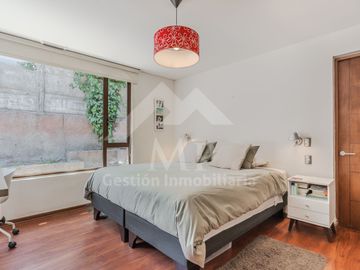 3 D, 3 B, Sala De Estar, Escritorio, Serv Completos. Jardín con piscina