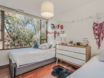 3 D, 3 B, Sala De Estar, Escritorio, Serv Completos. Jardín con piscina