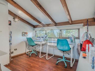 3 D, 3 B, Sala De Estar, Escritorio, Serv Completos. Jardín con piscina
