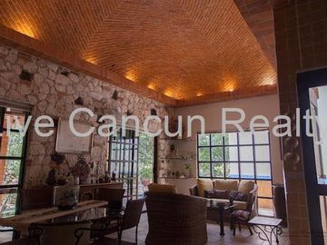 CASA ESTILO MEXICANO EN EL RESIDENCIAL ECOLOGICO Y EXCLUSIVO EL RAMONAL , EN CANCUN