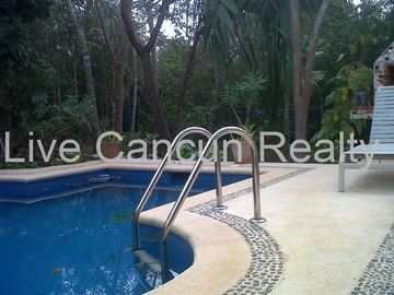 CASA ESTILO MEXICANO EN EL RESIDENCIAL ECOLOGICO Y EXCLUSIVO EL RAMONAL , EN CANCUN