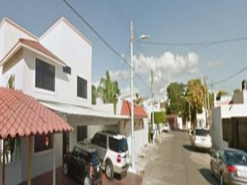 HERMOSA CASA EN VENTA, COL. CAMPESTRE, CHETUMAL QUINTANAROO.
