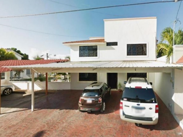 HERMOSA CASA EN VENTA, COL. CAMPESTRE, CHETUMAL QUINTANAROO.