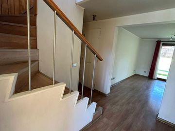 Casa 4d/3b En Condominio, Desocupada