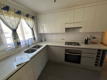 Casa 4d/3b En Condominio, Desocupada