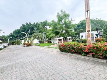 Alameda del Rio cerca Riocentro entre Rios Village Plaza samborondon