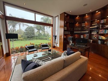 Vendo exclusiva  casa de lujo en Rinconada- La Molina