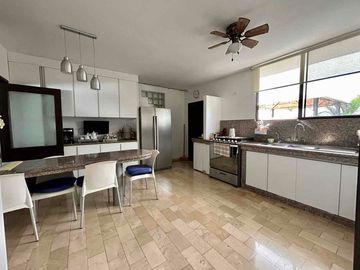 SANTA CECILIA-CEIBOS, Vendo casa amplia 4 dormitorios $220.000