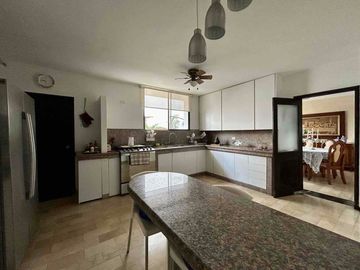 SANTA CECILIA-CEIBOS, Vendo casa amplia 4 dormitorios $220.000