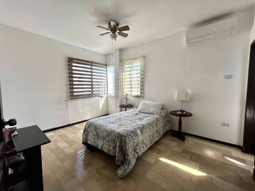 SANTA CECILIA-CEIBOS, Vendo casa amplia 4 dormitorios $220.000
