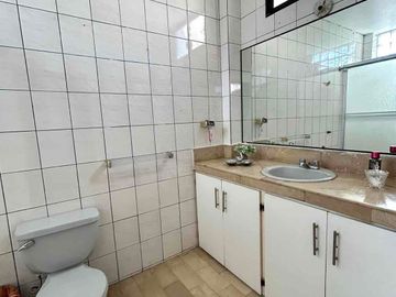 SANTA CECILIA-CEIBOS, Vendo casa amplia 4 dormitorios $220.000