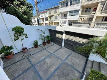 SANTA CECILIA-CEIBOS, Vendo casa amplia 4 dormitorios $220.000