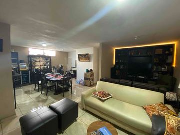 Residencia en Venta Mitras Norte