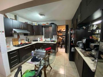 Residencia en Venta Mitras Norte
