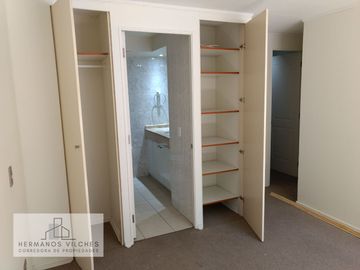 Dpto. 3 Dorm / 2 Baños / 1 Bod. Barrio República, Santiago Centro.-