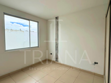 CASAS NUEVAS EN VENTA VIA MARIANITAS CALDERON QUITO