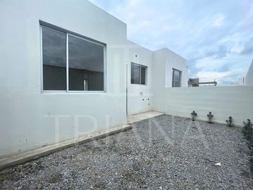 CASAS NUEVAS EN VENTA VIA MARIANITAS CALDERON QUITO