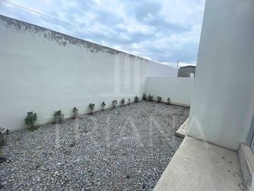 CASAS NUEVAS EN VENTA VIA MARIANITAS CALDERON QUITO