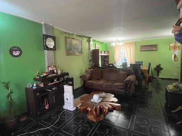 SE VENDE AMPLIA CASA EN VILLA DON MARCELO