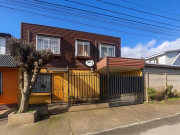 SE VENDE AMPLIA CASA EN VILLA DON MARCELO