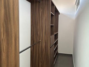 VENTA CASA EN MILENIO III, CON RECAMARA EN PLANTA BAJA, EN COTO CON CASA CLUB